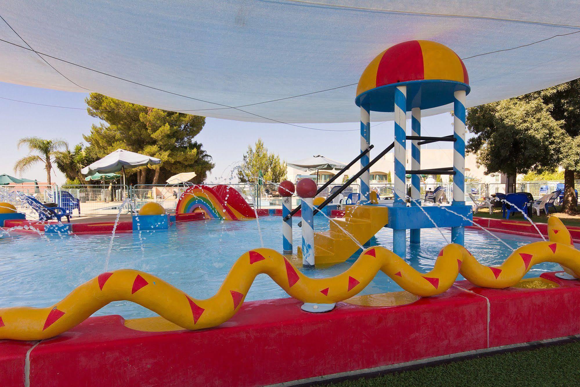 Shoresh Green Hills Family Suites Hotel מראה חיצוני תמונה